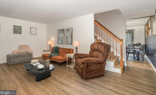 105 Lee Ann Ct, West Enola PA  17025-1900 exterior