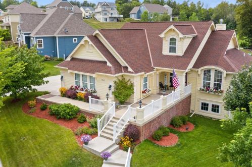 3022 Nostalgic Ct, Hubertus, WI 53033-9583