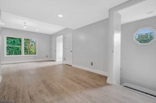 16 Dayton Cres, Bernardsville NJ  07924-2704 exterior