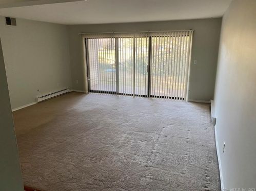 147 Candlewood Dr, Wapping, CT 06074-2613