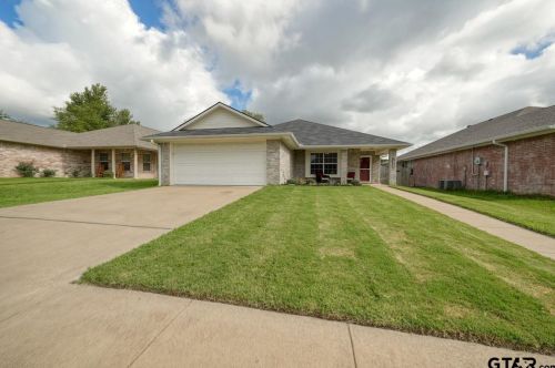 7022 La Hacienda Dr, Flint, TX 75762-8839