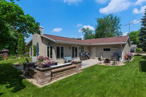 1615 Annie St, West Bend, WI 53090-1974