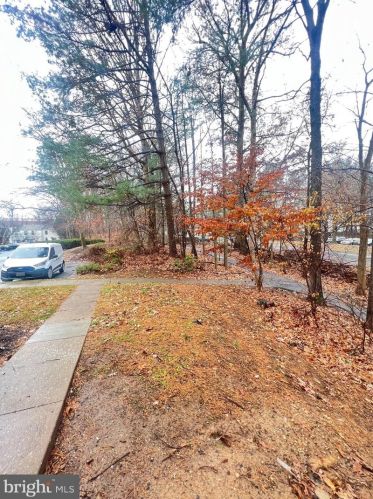 10230 Roberts Common Ln, Springfield VA  22015-2803 exterior