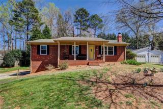 290 Chestnut Ln, Winston Salem, NC 27107-9306