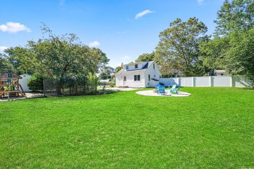 93 Coates Ave, Holbrook NY  11741-2432 exterior