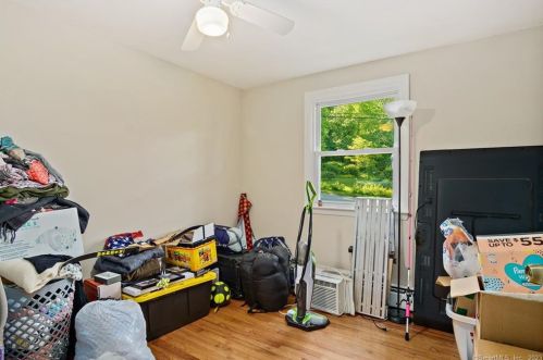 6 East Dr, Gales Ferry CT  06335-1610 exterior