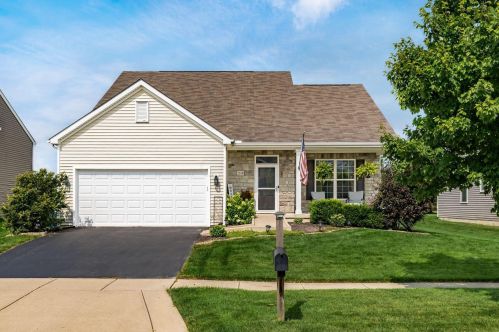 2119 Trophy Dr, Marysville, OH 43040-7090