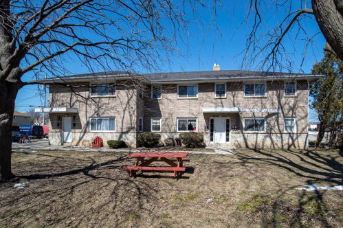 5021 13th St, Milwaukee, WI 53221-3600