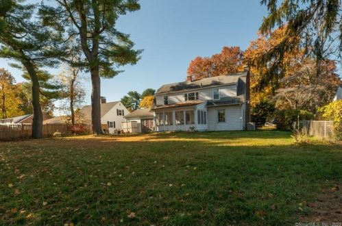 46 Beleden Gardens Dr, Bristol, CT 06010-5833