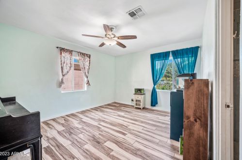 4150 18 Ave, Phoenix AZ 85015-3840 exterior