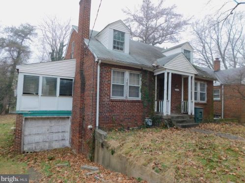 1725 38th St, Washington, DC 20020-2329