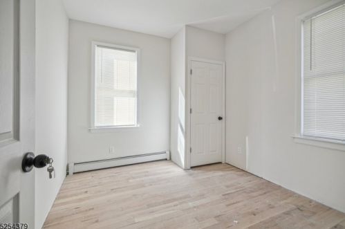 111 38 St, Irvington NJ 07111-1203 exterior