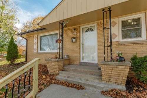 6401 Harrison Ave, Milwaukee, WI 53219-2670