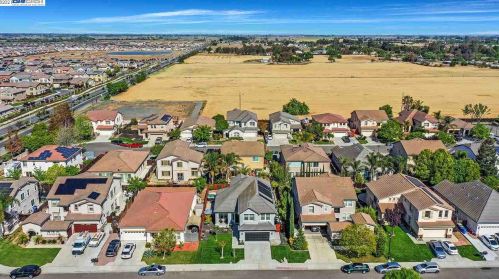 30 Matisse Ct, Oakley CA  94561-1777 exterior