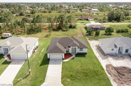 3307 26th St, Lehigh Acres, FL 33976-3907