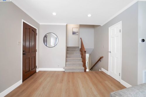 18327 Joseph Dr, Hayward CA  94546-2203 exterior