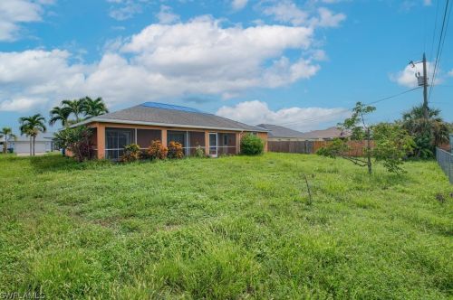 317 26th Ter, Cape Coral, FL 33904-2720