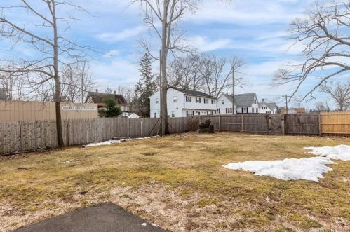 30 Foster St, Manchester CT 06040-5330 exterior