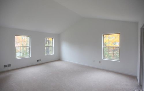 45 Dartmouth Dr, Rock Hill NY  12775-6011 exterior