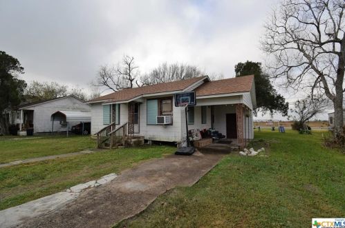 505 Tommy Dr, Green Lake, TX 77979-3640
