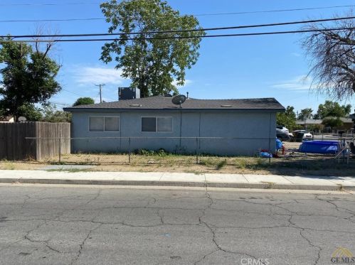 225 Bliss St, Bakersfield, CA 93307-1515