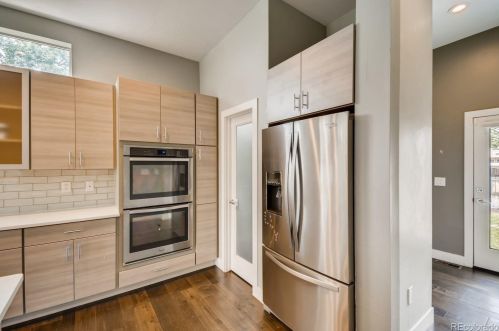 2111 Franklin St, Denver CO 80205-3905 exterior