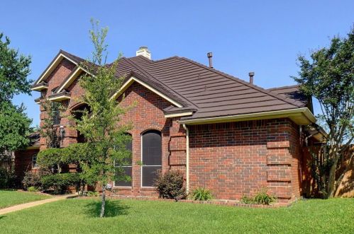 312 Springhill Dr, Hurst, TX 76054-2267