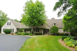 1120 Briarcliff Trl, Brookfield, WI 53045-4611