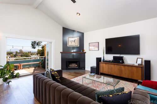 1407 Edgemont St, San Diego CA 92102-1210 exterior