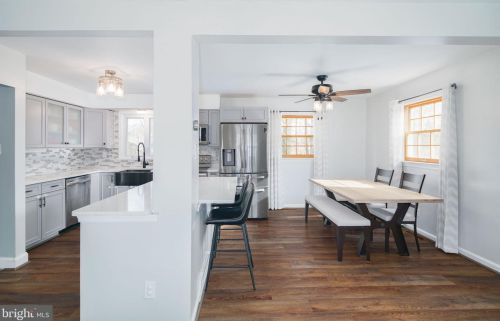 1221 Oakwood Rd, Tavistock NJ  08033-3632 exterior