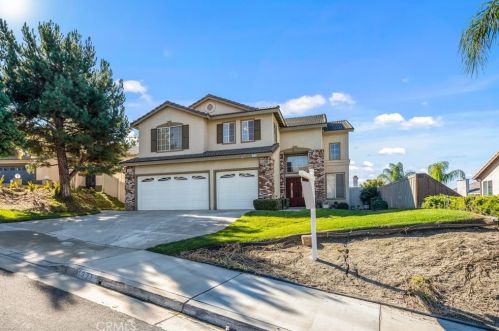 1371 Kirkmichael Cir, Riverside CA  92507-8426 exterior