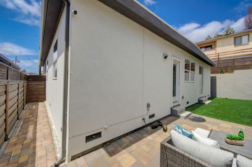 2624 Inyo Ave, Oakland CA  94601-1324 exterior