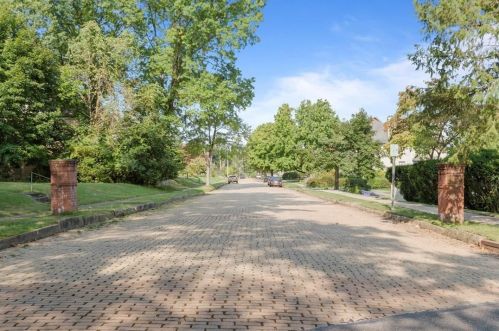 26 Creighton Ave, Pittsburgh, PA 15205-3107