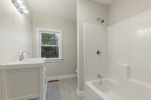 34 Stoughton Ave, Webster MA  01570-2340 exterior