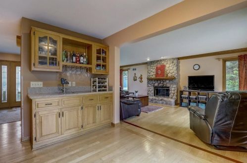 2234 Glenbrook Ln, Thiensville WI  53092-3116 exterior