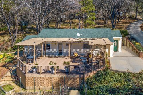 21294 Knolls Dr, Grass Valley, CA 95949-9504