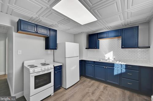 1039 Walnut St, Ashland, PA 17921-1842