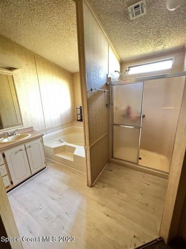 610 Dolphin Cir, Sebastian FL  32976-2591 exterior