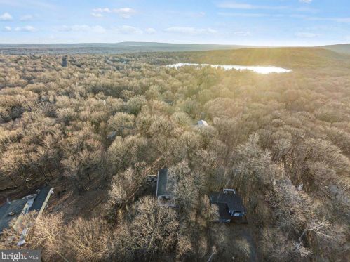 124 Fern Ridge Rd, Blakeslee, PA 18610-7788