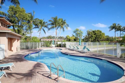 111 Coconut Key Ln, Delray Beach FL  33484-8832 exterior