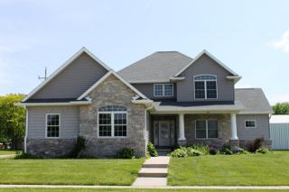 401 Meadow Ln, Maysville, IA 52773-8590