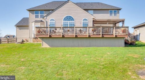 786 Spruce Hill Way, Charles Town WV  25414-4486 exterior