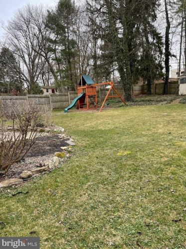 3212 Hilltop Rd, Newtown Square PA  19073-4207 exterior