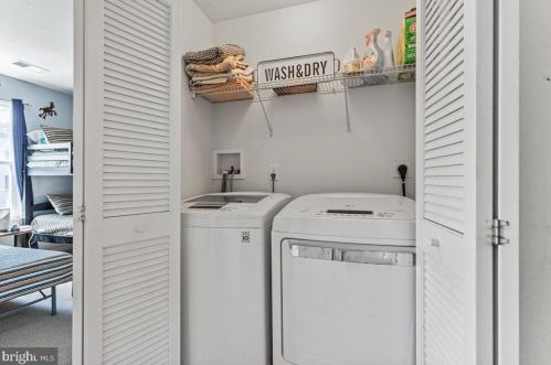 1821 Honeysuckle Ct, Downingtown PA  19335-7202 exterior