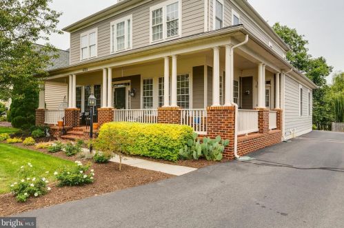 43724 Grey Oak Way, Leesburg, VA 20176-3858