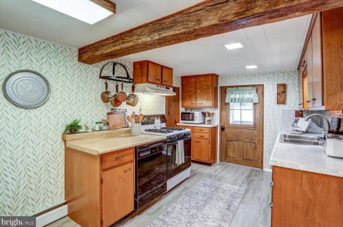 210 Hoernerstown Rd, Hummelstown PA  17036-9503 exterior