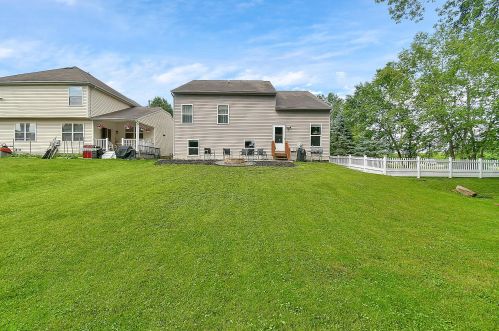 447 Stone Shadow Dr, Blacklick OH  43004-8305 exterior