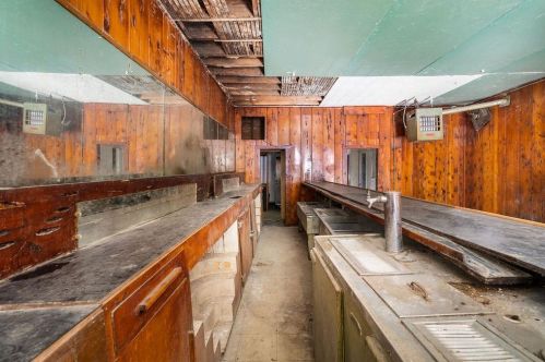 4712 International Blvd, Oakland CA  94601-5239 exterior