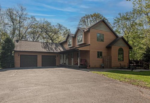 846 250th St, East Farmington, WI 54020-4320