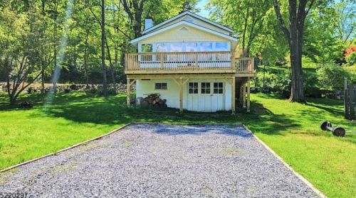 59 Lakeside Dr, Belvidere NJ  07823-3107 exterior